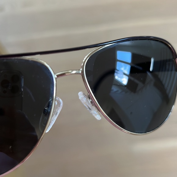 Gucci Sunglasses with Case - Picture 6 of 8